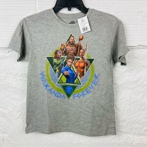 NWT BLACK PANTHER WAKANDA FOREVER gray short sleeve shirt size XS